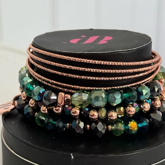 Holiday 2023 Bomb Party Stacks - Rockin’ Around the Christmas Tree - Picture 4 of 5